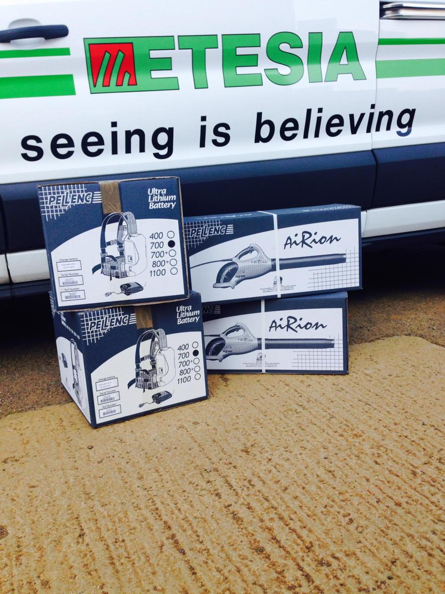 EtesiaMowerman's tweet image. Couple of Pellenc batteries &amp;amp; silent leaf blowers going out today ready for the autumn leaf fall #batterytools