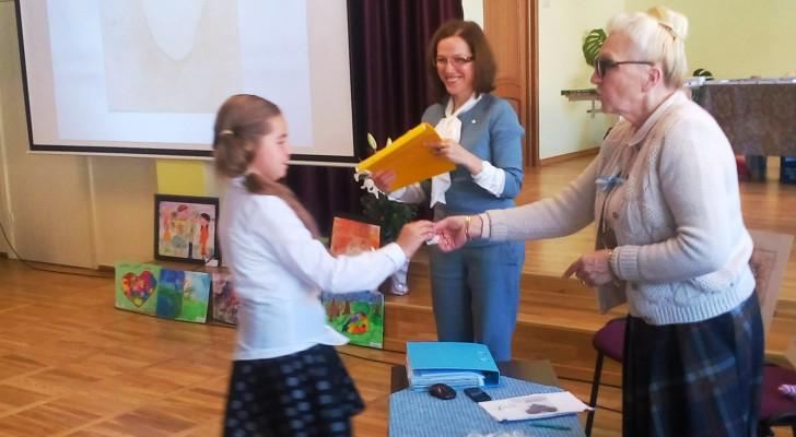 Dobeles Kristīgajā pamatskolā norisinājās pasākums "Sarunas par tikumību" regionos.lv/dobele/izgliti…