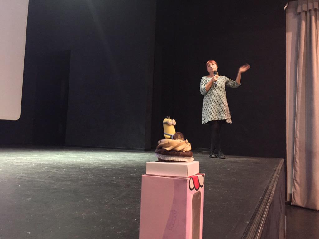 I #minions conquistano il palco di #PWES6
@GIADACAKES ha reso tutti un po' più affamati