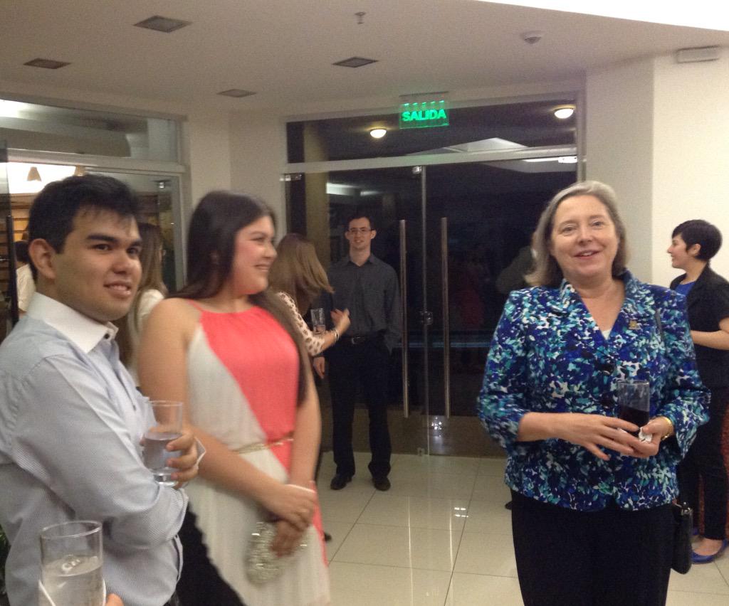 USAmbPY's tweet image. Cena con el futuro de Paraguay - nuestros talentosos ex-becarios! #SAPpy #GoAccess