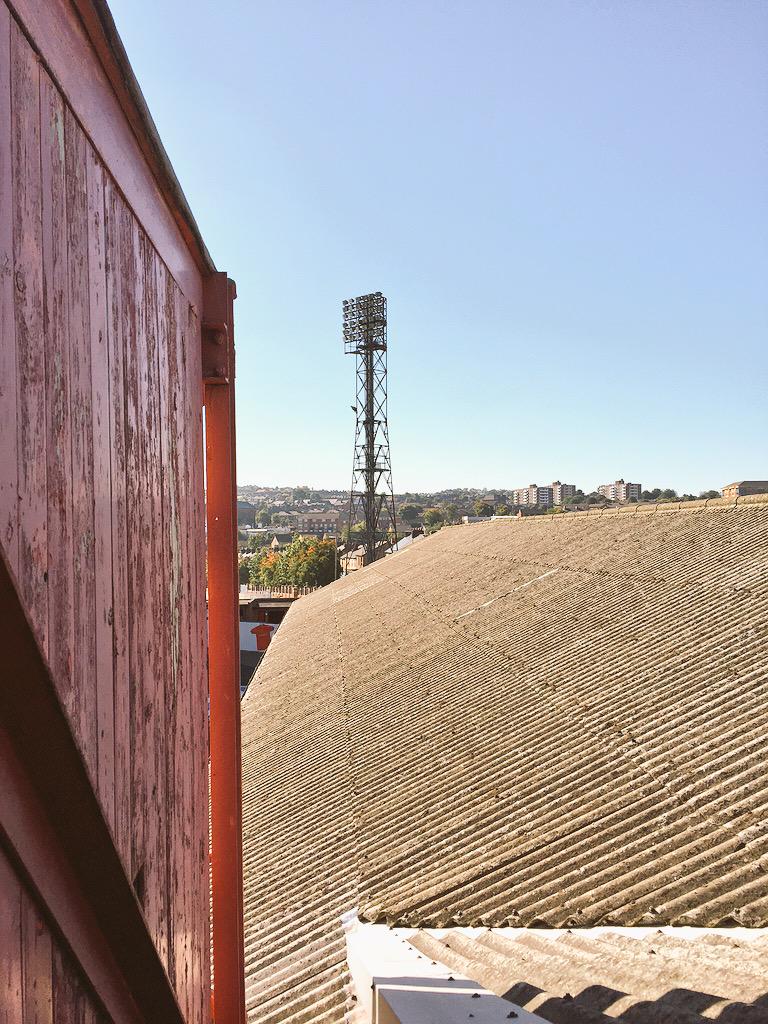Ron_Coppens's tweet image. Roof top party at @bfc_official! #gable #cameraposition #mainstand #oakwell