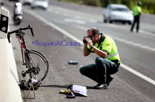guardiacivil's tweet photo. Al ciclista dale espacio, dale vida. Basta 1,5 m. para evitar un accidente. #RespetoAlCiclista. Si ya lo haces RT. http://t.co/UVAhrIhBLE