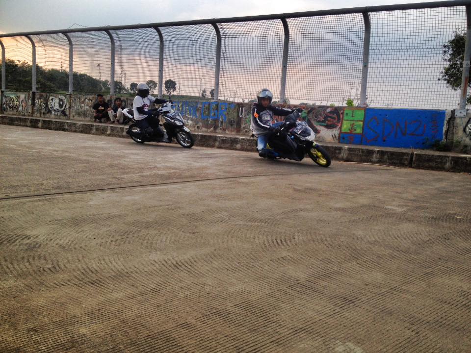 pak humas sama pak ketum lagi pada mangatz latihan nih buat persiapan event maticrace tgl 23-24 :-* #manggagolergan