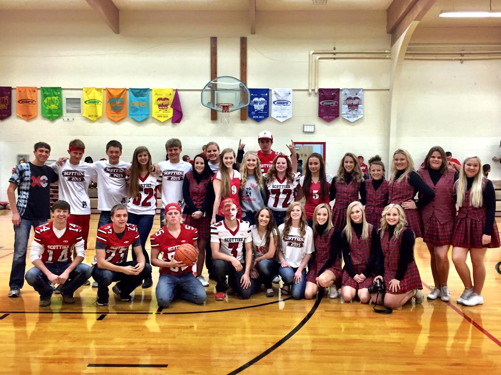 GHSscotties's tweet photo. ALL of fall Scottie Senior Athletes with the Scottie Cheer Squad at the Middle School Today!! #SpreadThePride http://t.co/TPNG8ywPQF