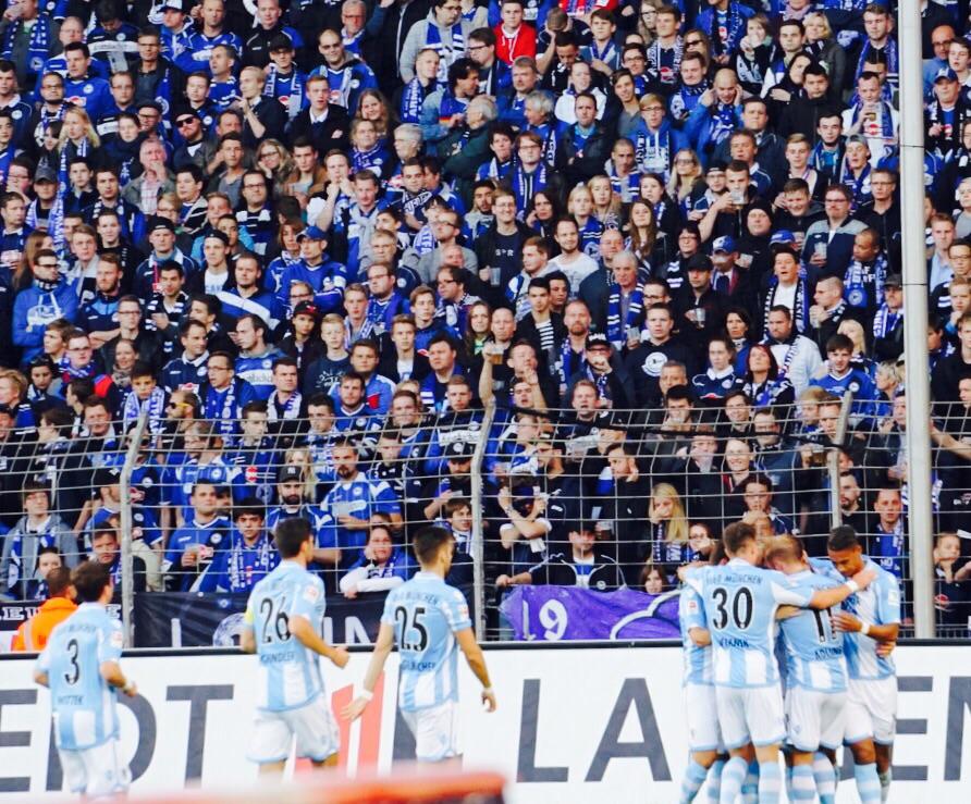 TSV1860's tweet photo. Gejubelt wird natürlich #GEMEINSAM! 💙💪 #DSCM60 0:1 (8') http://t.co/tyGYMWDVeK
