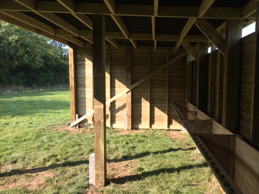 B19TMJ's tweet photo. Field shelter bespoke built for customer this week. Materials supplied by @Clarkeswalsham #mtjs http://t.co/pEVMADi7dm