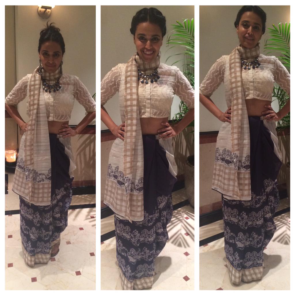 ReallySwara's tweet photo. All dressed up 2 host bday party of #MahatmaGandhi @ #HarmonyRocks #bandrafort #BombayRockAssociation #GandhiRocks http://t.co/rMmUxPAoJV