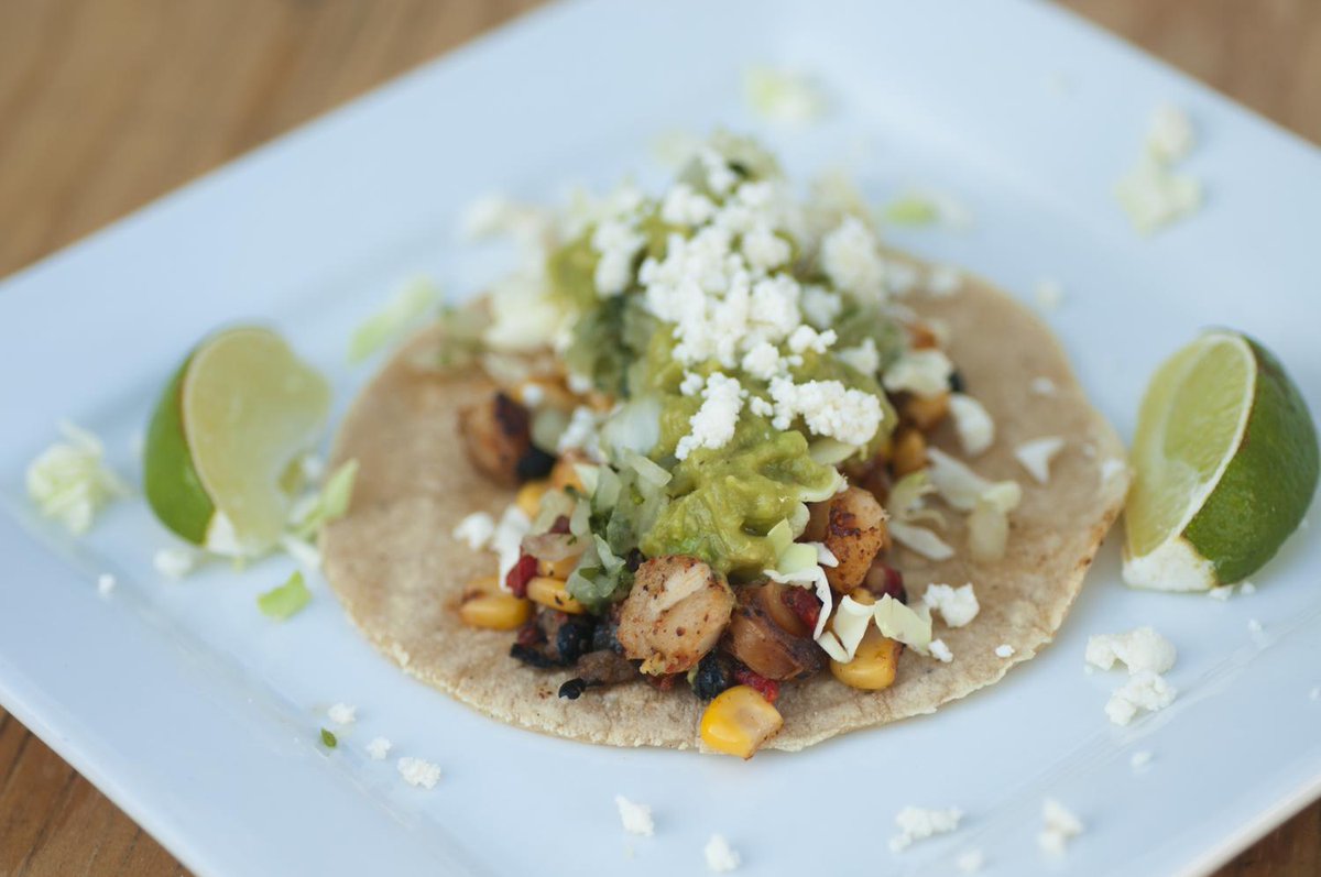 gayotguide's tweet photo. Gear up for #NationalTacoDay on Sun. w/ Top 10 Taco Stands in the US http://t.co/DpKOtIOuaC @Bull_Taco #FoodieFriday http://t.co/7oQn9WPUvn