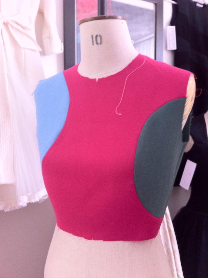 PulleyMaria's tweet image. Play time. Shaping using circles. #creativepatterncutting #madetomeasure