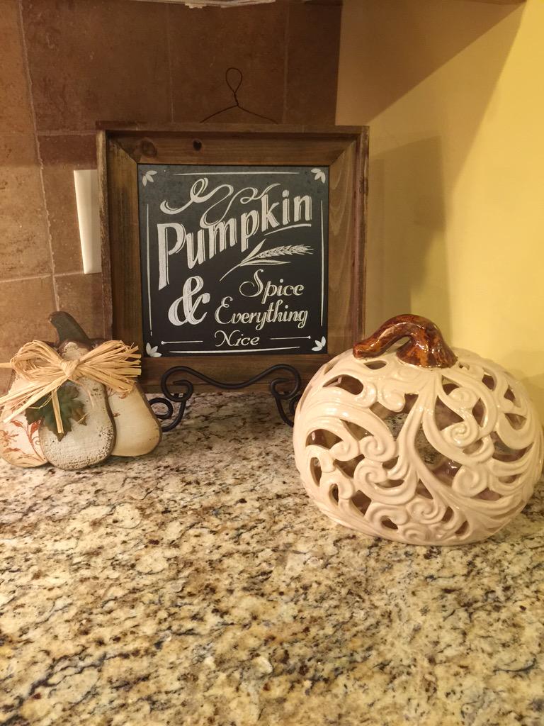 aprilwood70's tweet image. Check out my blog Happy Fall Y&apos;all at my website aprilwoodnc.com #myfirstblog #AmIaBlogger?