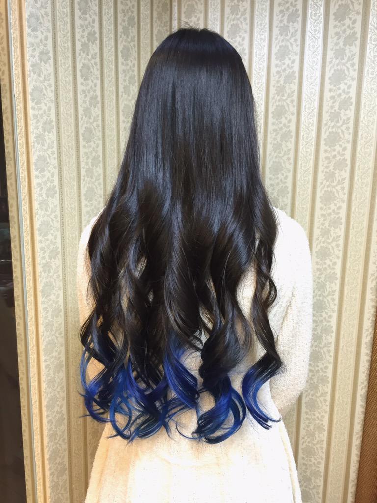 シャンテグラム בטוויטר ヘアスタイル紹介 綺麗な黒髪スーパーロングヘアーのお客様 毛先中心に鮮やかなブルーでカラーリング致しました 入念にお手入れしていただいている為 ブリーチをしてもツヤ感が残ります Http T Co Ozrjrmgfpp