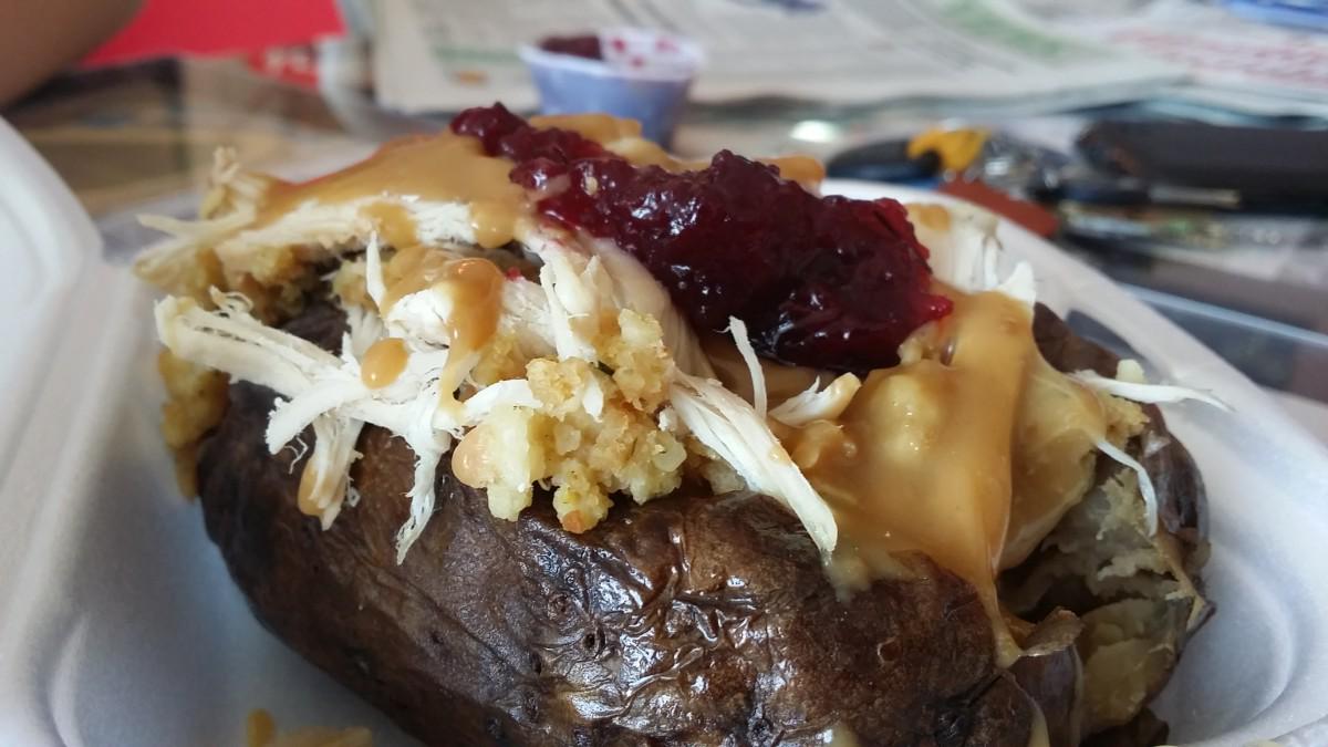 .@frenchfries1970 the <a href="/unclescafe/">UnclesCafe</a> loaded baked potato is amazing too.