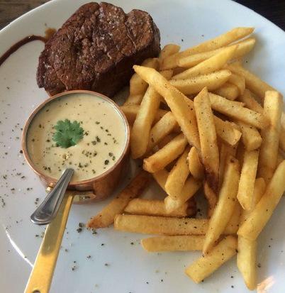 liegecafe's tweet photo. Not just a pretty cake. #FrenchCuisine too, anyone for Steak et Frite? @NocturnalWenchy @LaurasW0rld  @AspasiaKarras http://t.co/V41mBy4rlk