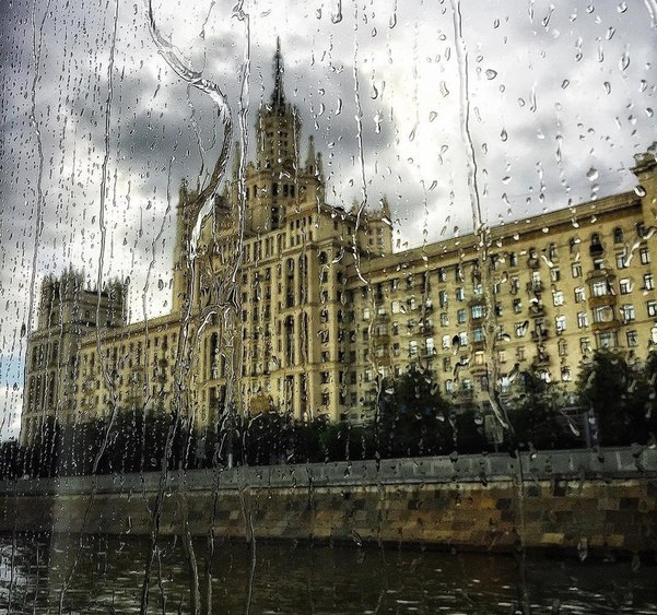 gogolnikola's tweet image. Дождливое утро в #Москва