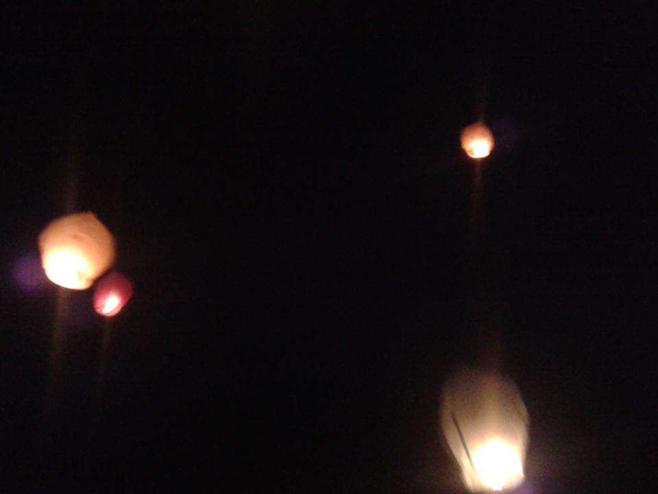 Penerbangan lampion menandakan berakhirnya acara PHC 2015