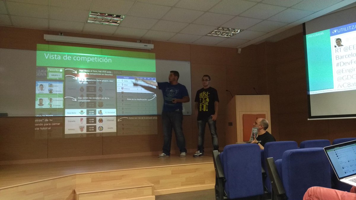 oscarcpozas's tweet photo. @sergioch23 y @Dany4794 presentando #FutbolTV en el #DevfestUAB @gdgcaceres @GDGBarcelona http://t.co/peKWxfzbSR