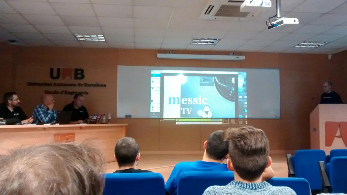 GDGTarragona's tweet photo. Ahora en el #DevfestUAB toca la final de los proyectos #Garage #AndroidTV que hemos estado haciendo durante el verano http://t.co/mzzgd3A5FL