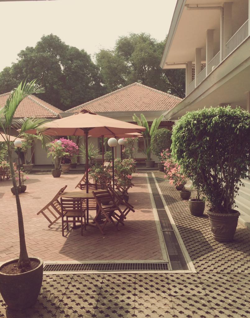 yettzzy's tweet photo. a corner in goetheinstitute http://t.co/sup1mG3Yie