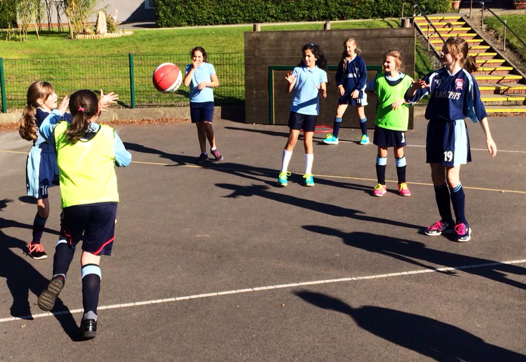 StJosephsRCShaw's tweet photo. Year 6 enjoying their basketball in PE!!😃👍👍 @ManchesterGiant @OCLactive @oldhamssp @GrowOldham http://t.co/AoD3YuHJQc