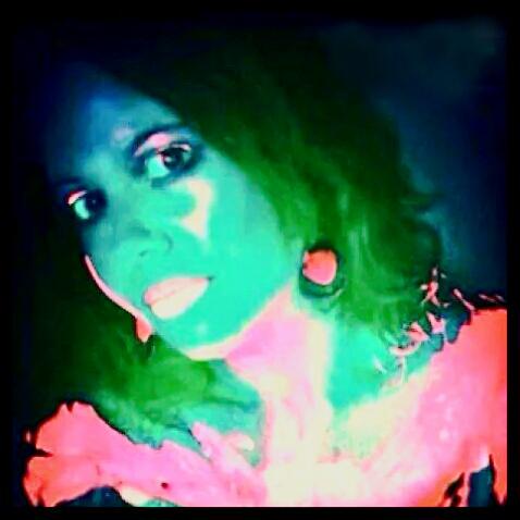 #FlashbackFriday bodypaint &amp; blacklight shoot from 2014 http://t.co/ZaNgrWXJlV<a href="/tag/flashbackfriday"class="tags">#FlashbackFriday</a>