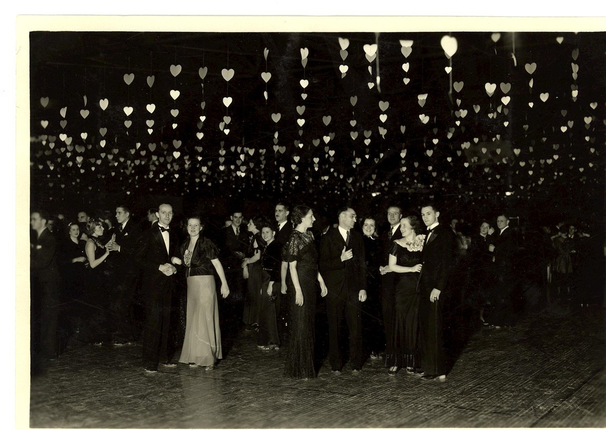 SimpsonNews's tweet image. RT@WhisperingMaple: #FunPhotoFriday: Simpson Sweetheart's Dance (still strictly chaperoned, of course) in 1937.