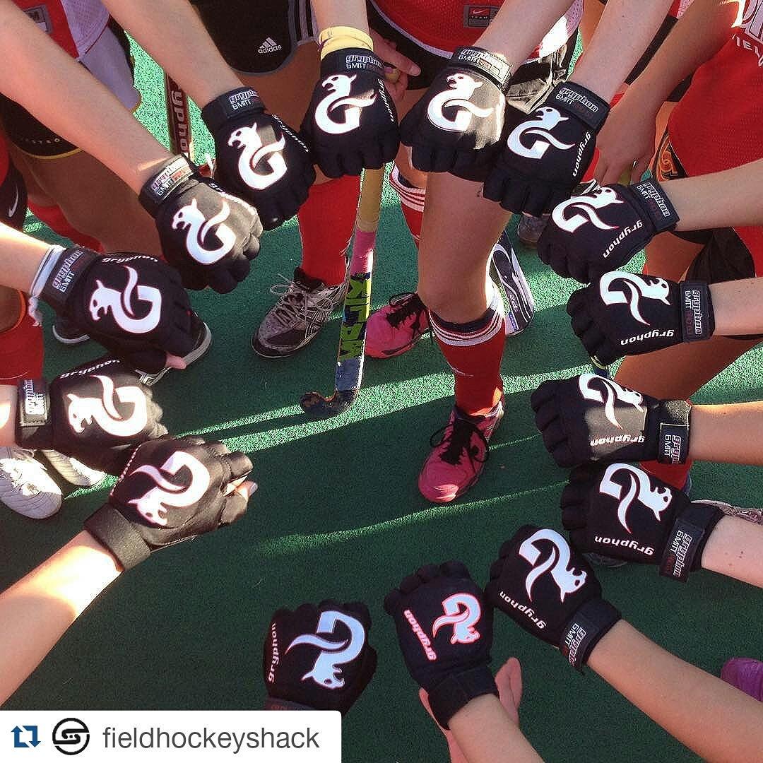 gryphonhockeySA's tweet photo. Teamwork. Sweat. Dedication. 👊 http://t.co/inYBkRVCIA