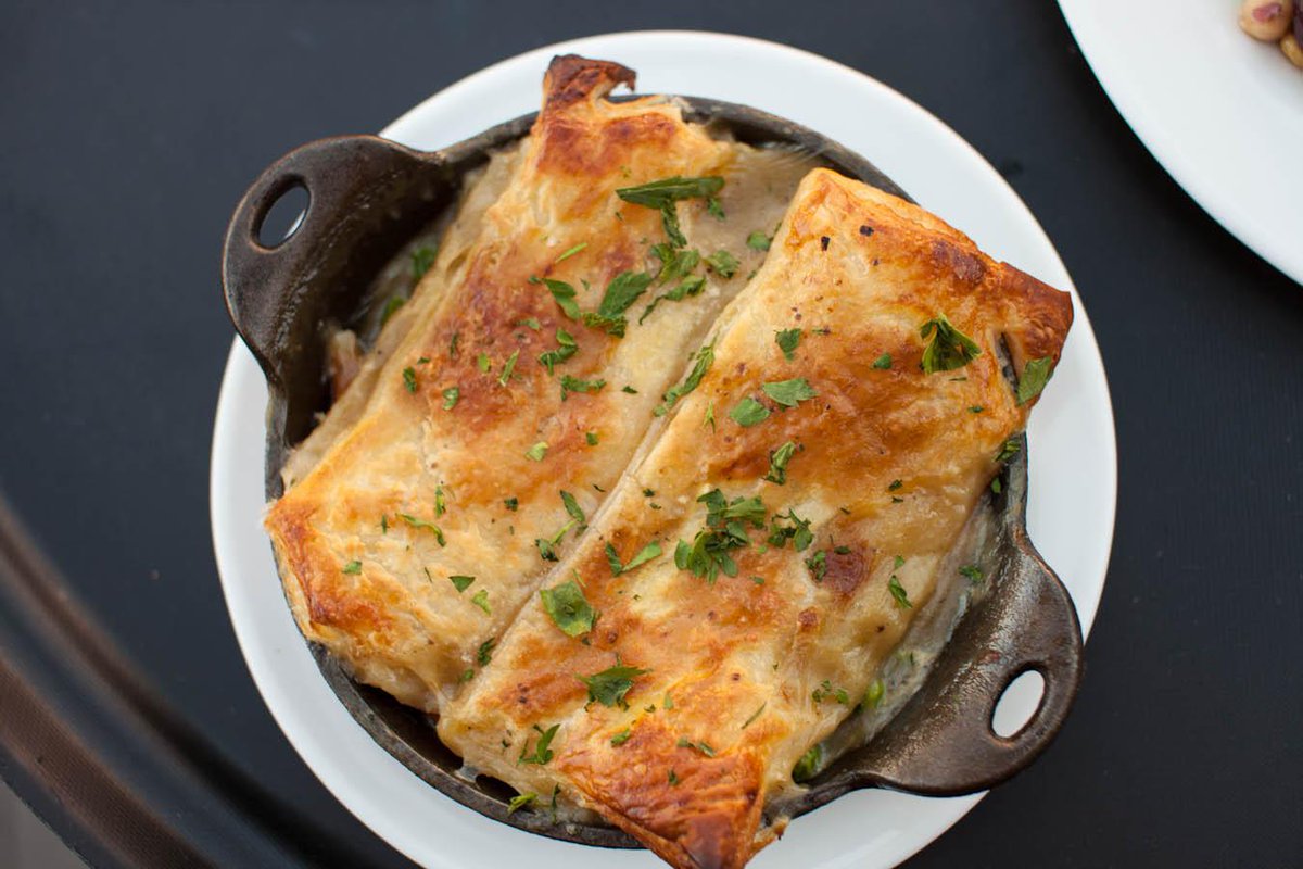 TheFranklinTC's tweet photo. Fall calls for Chicken Pot Pie! (Oven baked, potatoes, carrots, sweet peas, puff pastry) http://t.co/WWO5LD2PNW