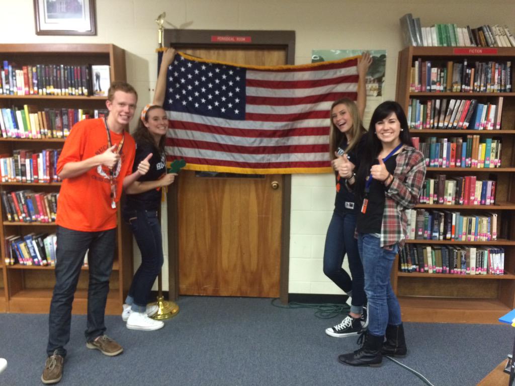 abelle4pres's tweet photo. Glad to see American pride in every room of the school! http://t.co/CM4exmb3Ec