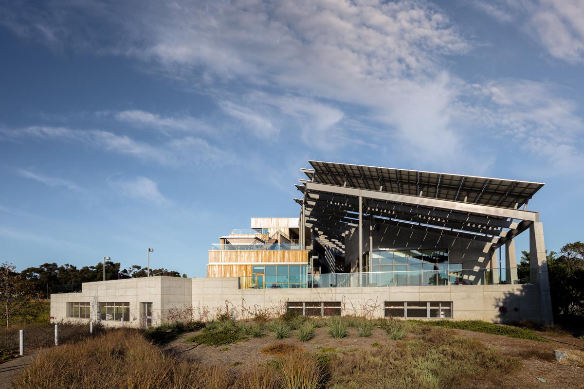 architectmag's tweet photo. J. Craig Venter Institute by @ZGFArchitects won an "orchid" at @SDAFinfo's #OO2015 http://t.co/9QlGo3PK4x http://t.co/fZYyVcsKpb