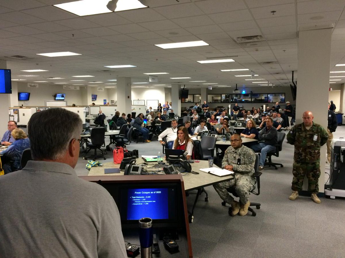 SternJD's tweet photo. #Virginia Emergency Operations Center #OctoberGale #Joaquin @VDEM @FEMAregion3 http://t.co/HekcVphsWb