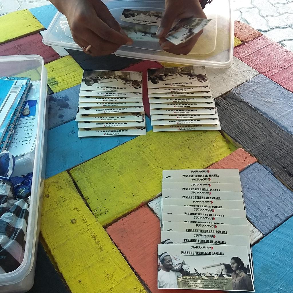 Tiketnya tinggal sedikit lagi nih. Siapa cepat dia dapat wkwkwkw😄😄 bagi kalian mahasiswa baru udinus langsung borong