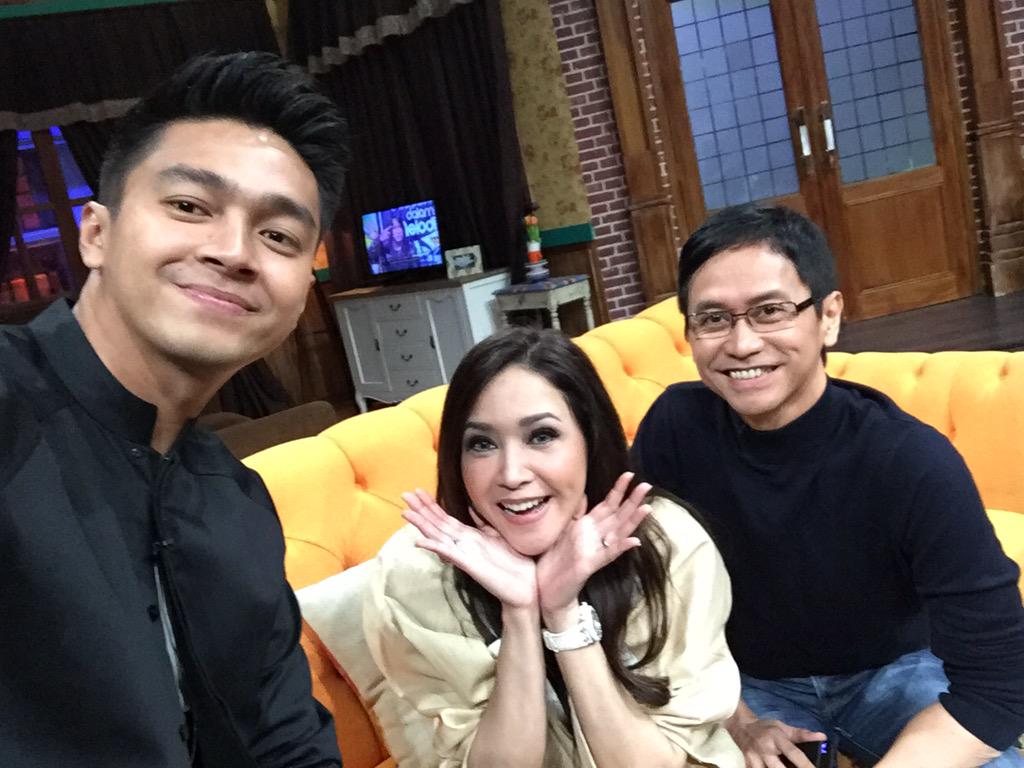 DevaMahenra's tweet photo. Wajib nonton kompetisi musik paling beda @TheRemix_NET mulai besok 3 Oktober, pukul 20.30 wib only on @netmediatama http://t.co/d3yYck08gh