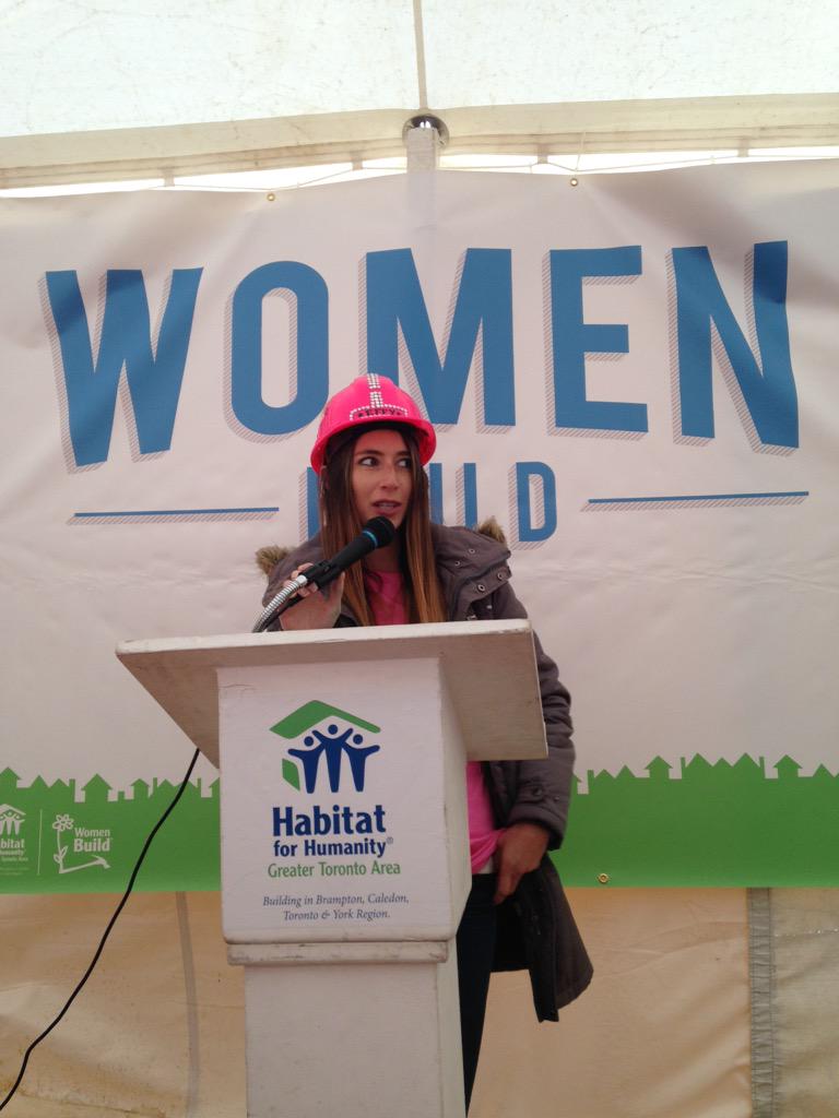lezizidis's tweet photo. Habitat for Humanity #womensbuild #ponytailpower @3M_Canada http://t.co/8ZXjpRW7ee