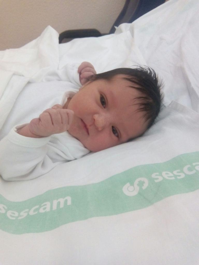 La familia del Jareño esta semana es un poco más grande. Bienvenida María y enhorabuena Capi. #MiguelPapa 👱👶👧