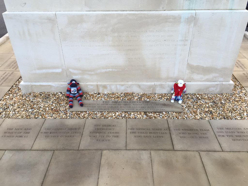 M4HMonkey's tweet photo. Arrived @TedworthHouse meeting @HelpforHeroes with @MiniforHeroes Showing my #MonkeyMobile π΅ http://t.co/v5HFN7wD8R