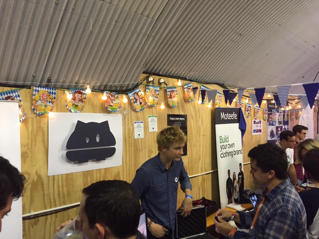 designonimpulse's tweet image. #stayincharge with @nippercharger  - going strong at Techtoberfest!