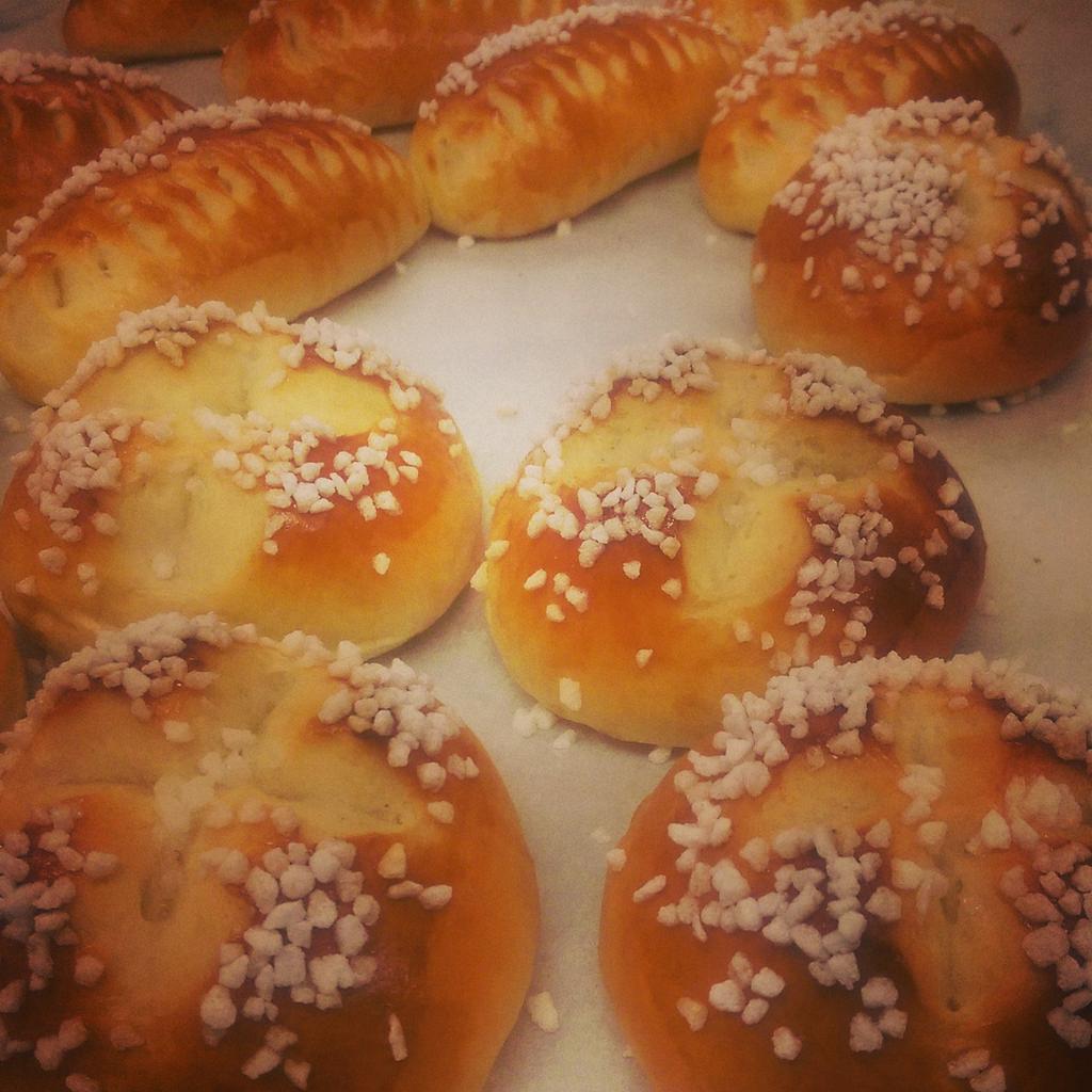beccaecrofts's tweet image. Wonderful Friday of baking @artisanschool - Pain au lait &amp;amp; white bloomer #futurebaker #realbread