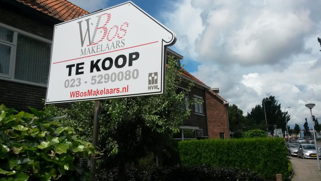 WBosMakelaars's tweet photo. Vragen tijdens de Open Huizen Dag? Ons team staat van 08:30 tot 21:00 uur voor u klaar! http://t.co/BSxDLgylIa http://t.co/Yrqsa4hdpq