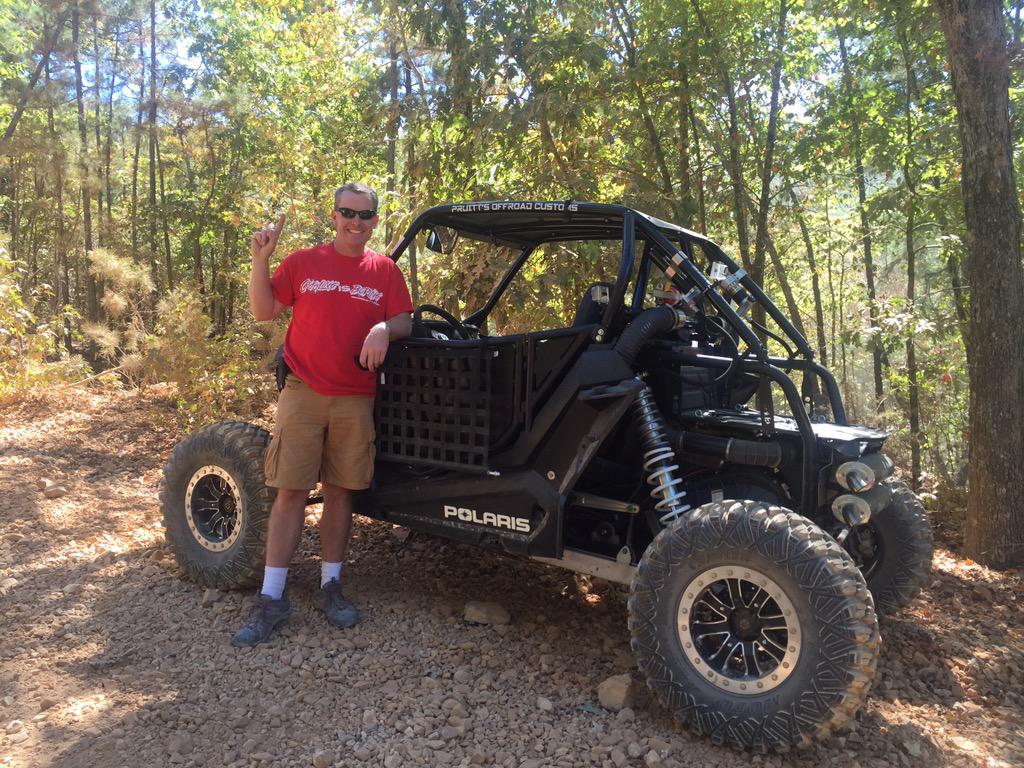 davispaydirt's tweet photo. Ready to race @S_R_R_Series finals! #rzr #werunrigids #OFFROAD @RigidNation @PolarisRZR @TheOffroadNews @PnwOffroad http://t.co/vdBIBAZpRp