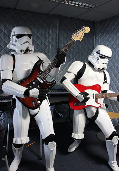 PhxLibrary's tweet image. Stormtroopers rock out in Teen Central because…TONIGHT! bit.ly/1WtMReR  #amazinglibrarycard