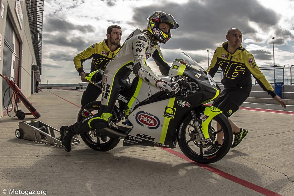 moto_gaz's tweet photo. @nbulega @VRRidersAcademy more photos on http://t.co/ZPOpuS8tMN #motogaz #moto3 http://t.co/Ho5HAW2ToL