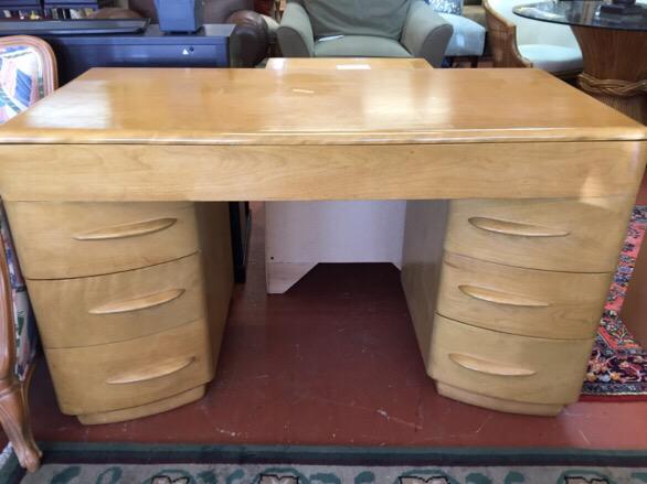 HConsign's tweet image. Great stuff at Hilton House right now all kinds of treasures. #sale #trending #desk #heywoodwakefield #orinda #bargin