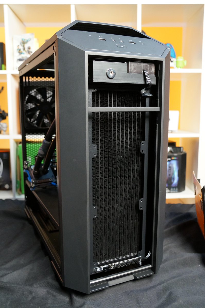 4nthonychow's tweet photo. Perfect fit @EKWaterBlocks @CoolerMaster #EKPredator #Mastercase5 http://t.co/b0d3R1uwYM