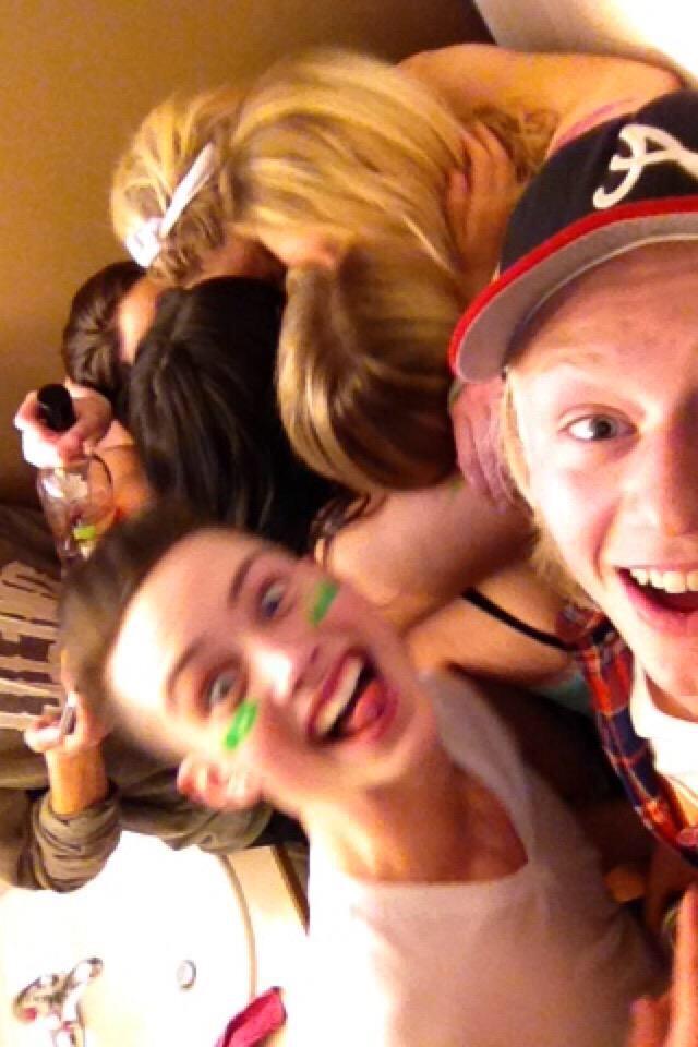 RyanDerksen7's tweet photo. Throwback to a legendary pic for a legendary man, happy birthday @pituch98 we will return to this level tonight http://t.co/DfuGKHuKoz