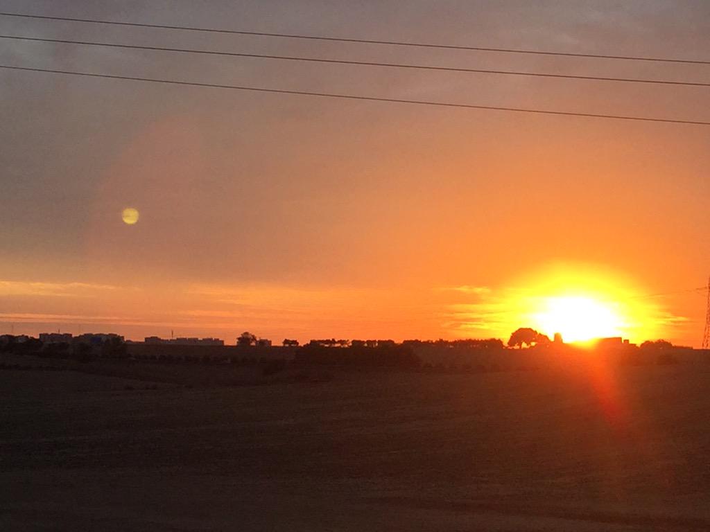 Nada mas bonito que acabar un día mirando lo que consigues en tu vida... "¡Recordad!, el sol siempre vuelve a salir"