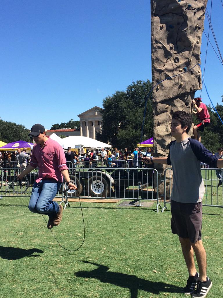 LSU's tweet photo. Get some exercise before enjoying free food with @LSUUREC! #LSUFallFest http://t.co/Nqy3OiWAR7