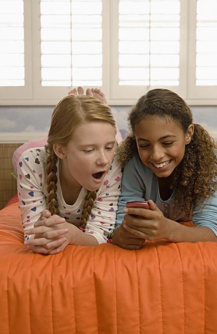 IntelMobi's tweet photo. 13 Tips for Monitoring Kids’ Social Media
#Internet #safety tips for #kids and their #parents- http://t.co/uzwNeeIg0T http://t.co/a8DFZywpU8