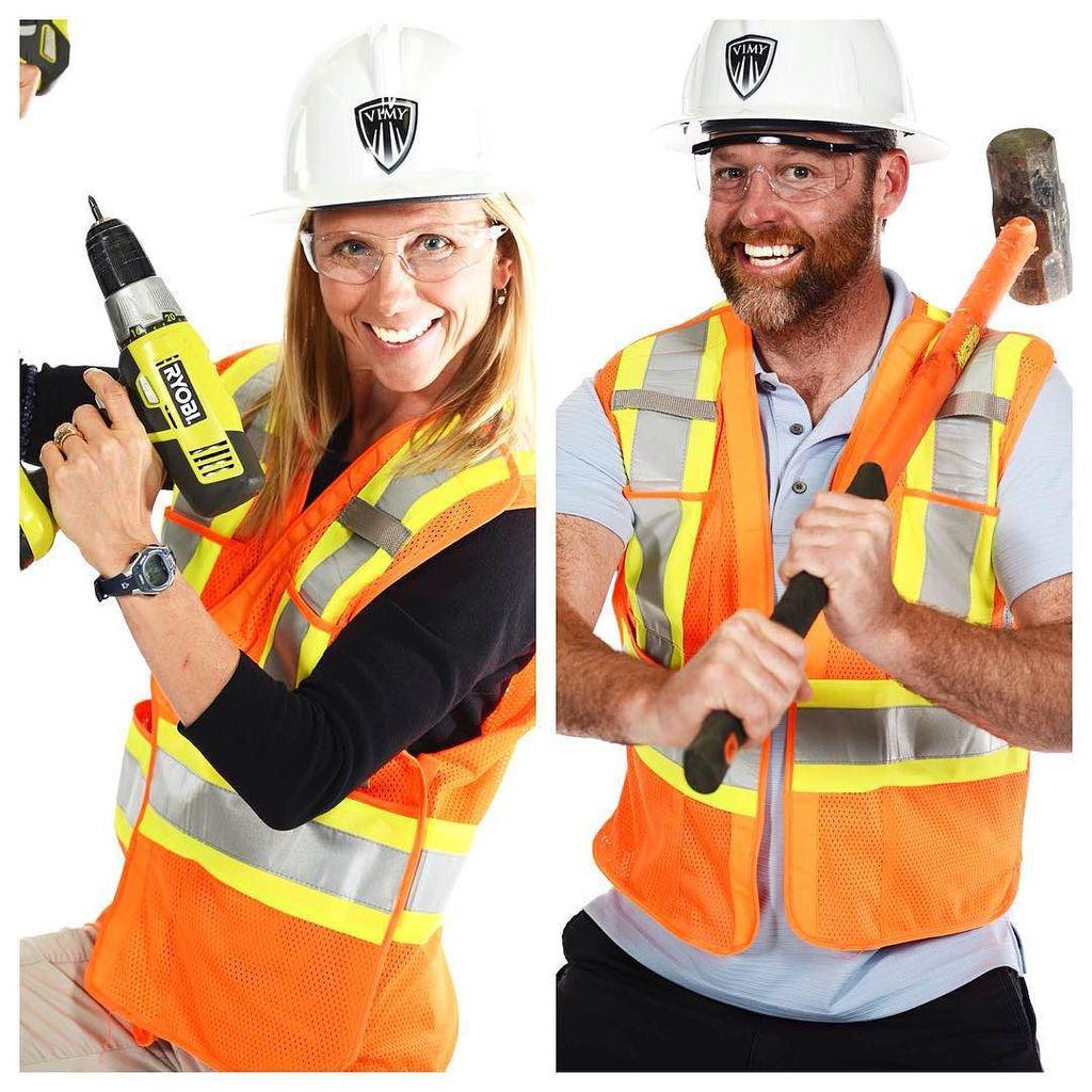 VimyAcademy's tweet photo. How do Teachers deal w the pains of a full school Reno? A staff photoshoot of course. #FindTheBrightSide #VimyProu… http://t.co/XBEbwI2Ix1