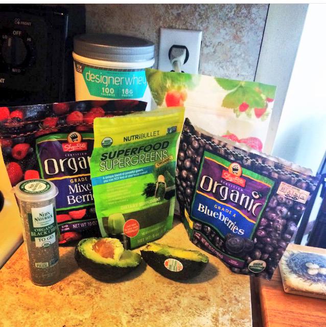 Kayxolyons's tweet photo. #superfoods #organicEverything #RealSmoothie #tastesLikeIceCream @OrganicLiveFood @OrganicLife @thenutribullet 🍓🍒💚 http://t.co/KnPdQKjQV8