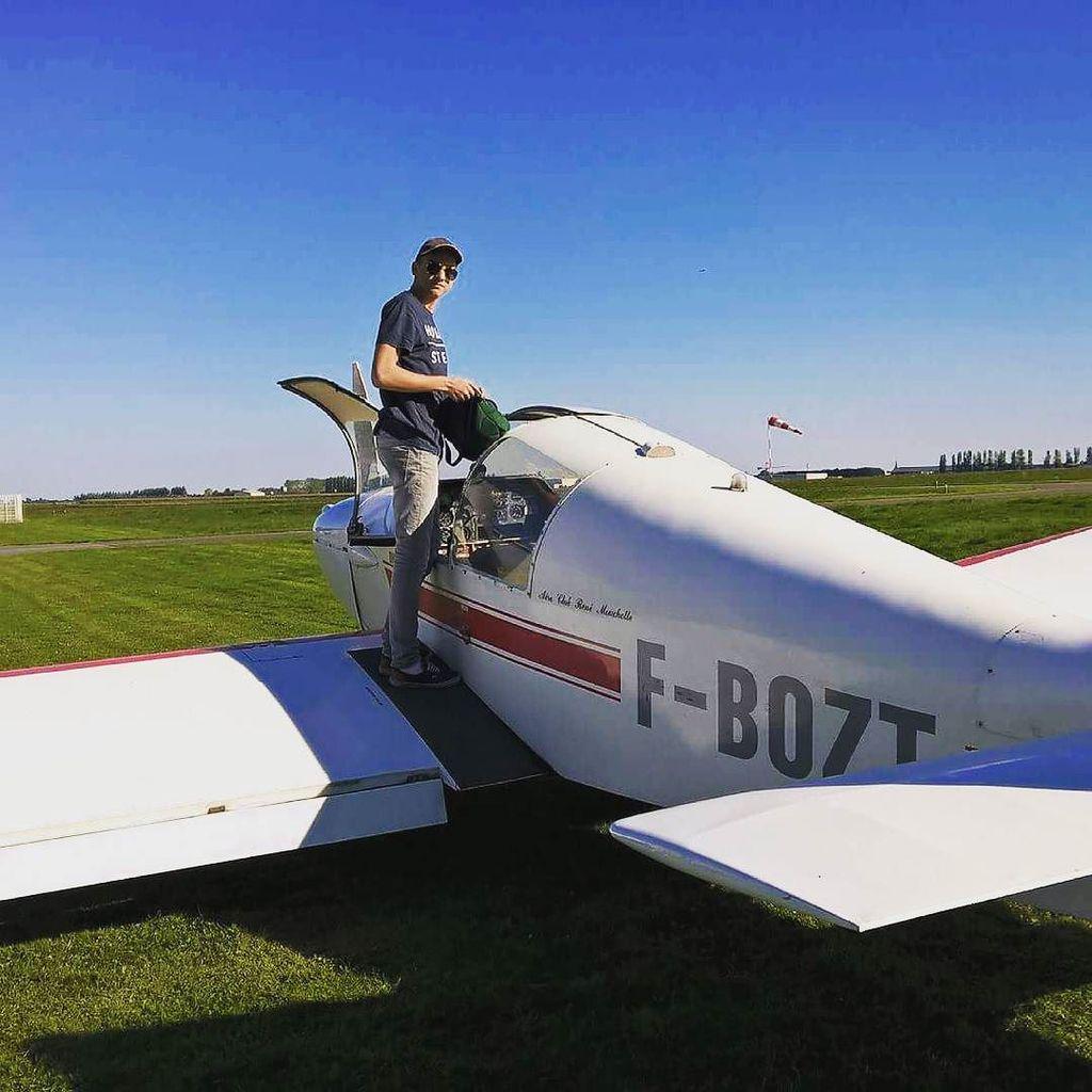 DeltaBravo33's tweet photo. Instagram : by adri1.picard - Petit vol du 30/09/2015 en Dr220 #heureux #happy #frenchpilot #pilot #happiness #rayb… http://t.co/zgZSWWnHXX